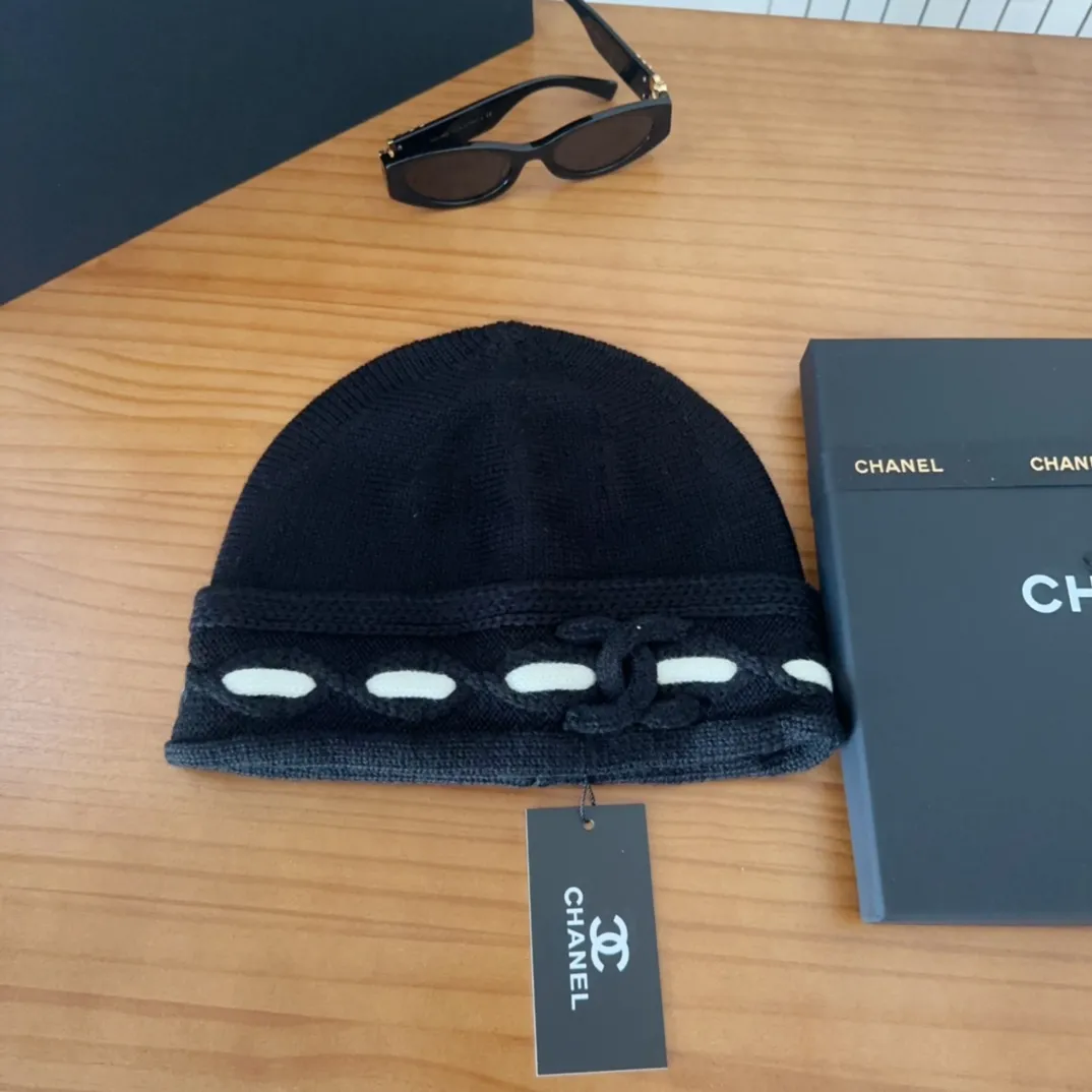 💰70 Chanel official website releases CHANEL small and popular knitted hat! Xiaohongshu’s new product is released, it’s so 🉑️, high-elastic fabric, classic colors, same style for men and women.