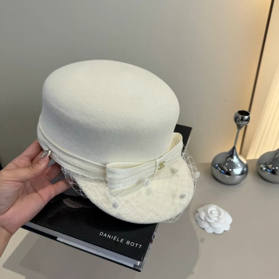 💰210¥ White Chanel wool military hat, 100% wool fabric, a must-have for internet celebrity bloggers, head circumference 57cm