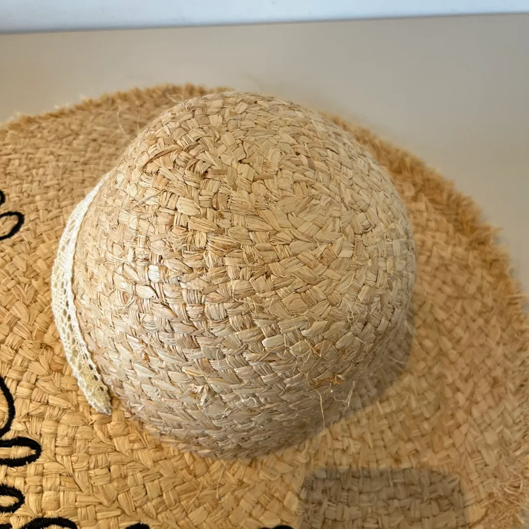 💰150¥ Chanel raffia straw hat, beach big-brimmed hat, head circumference 57cm
