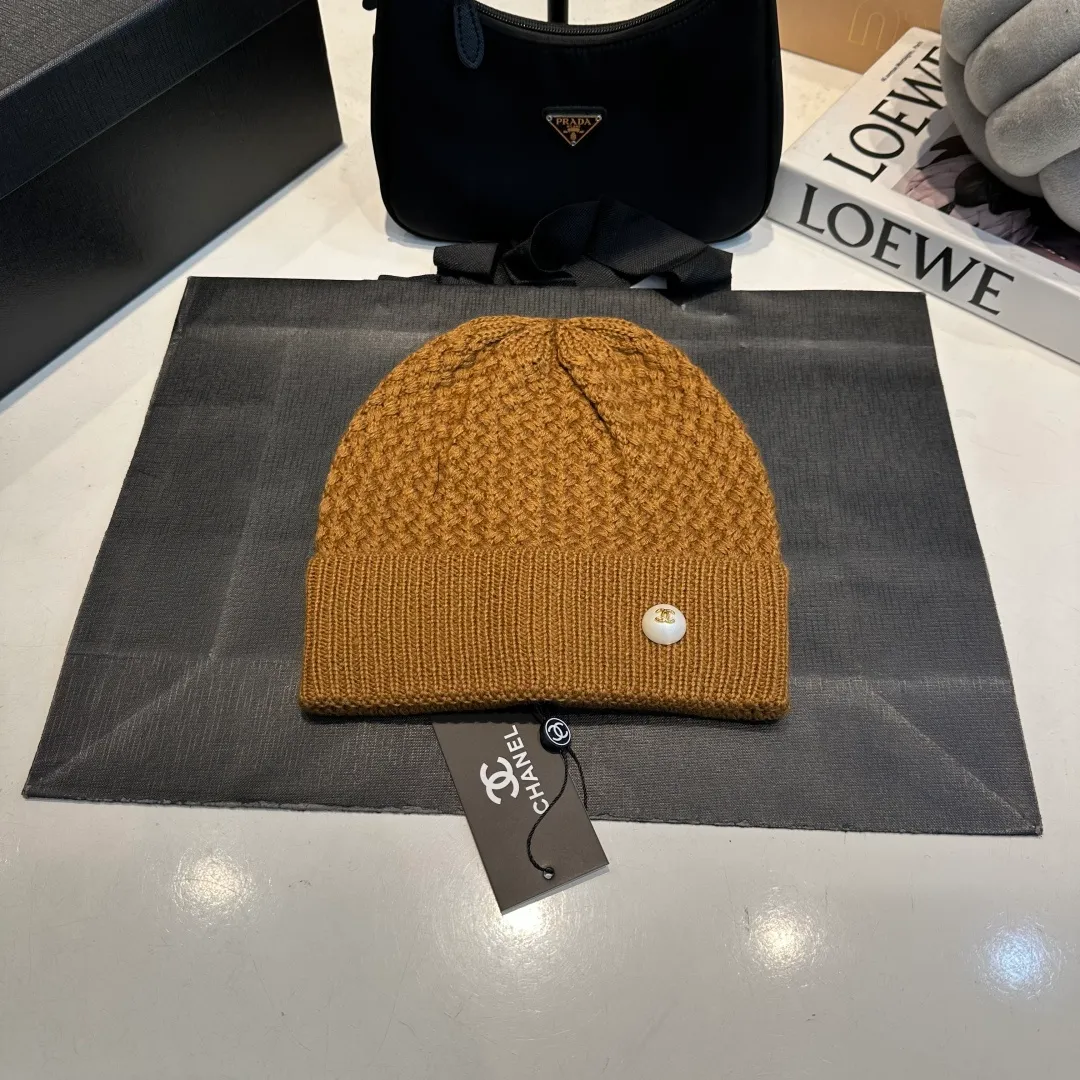 P70 Chanel Chanel knitted beanie