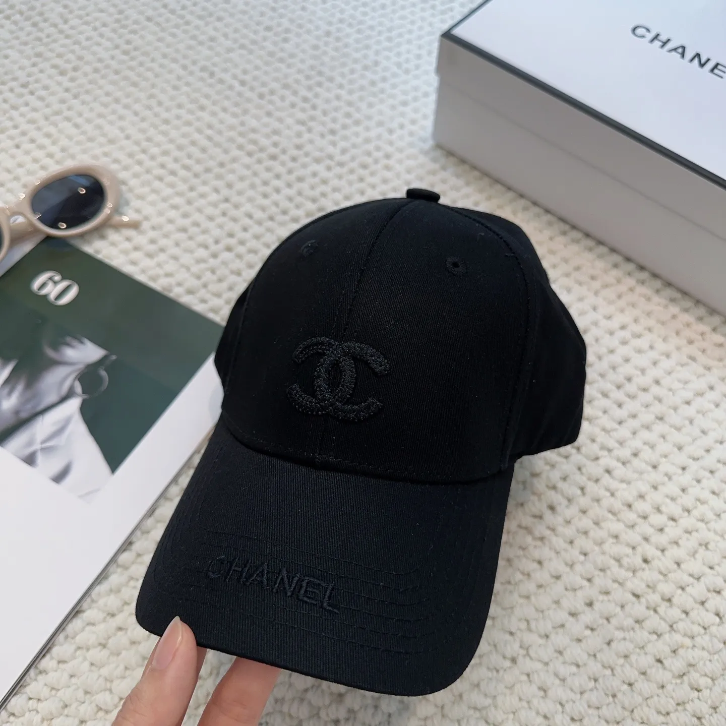 P66 CHANEL Chanel] New simple embroidered logo baseball cap🧢New model shipped, big brand style is super easy to match, hurry up and get it