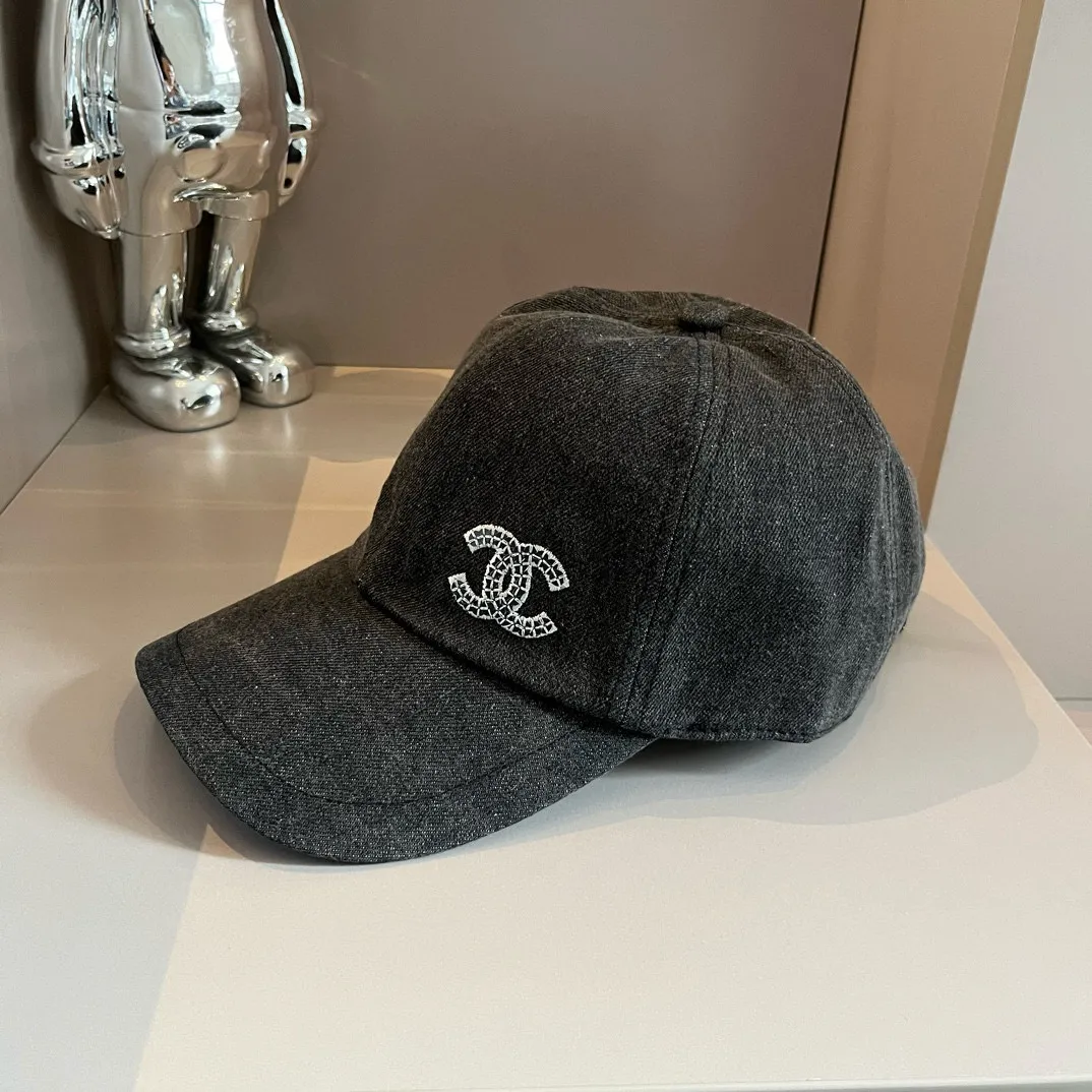 💰70¥ Chanel smoke gray baseball cap, recommended, head circumference 57cm