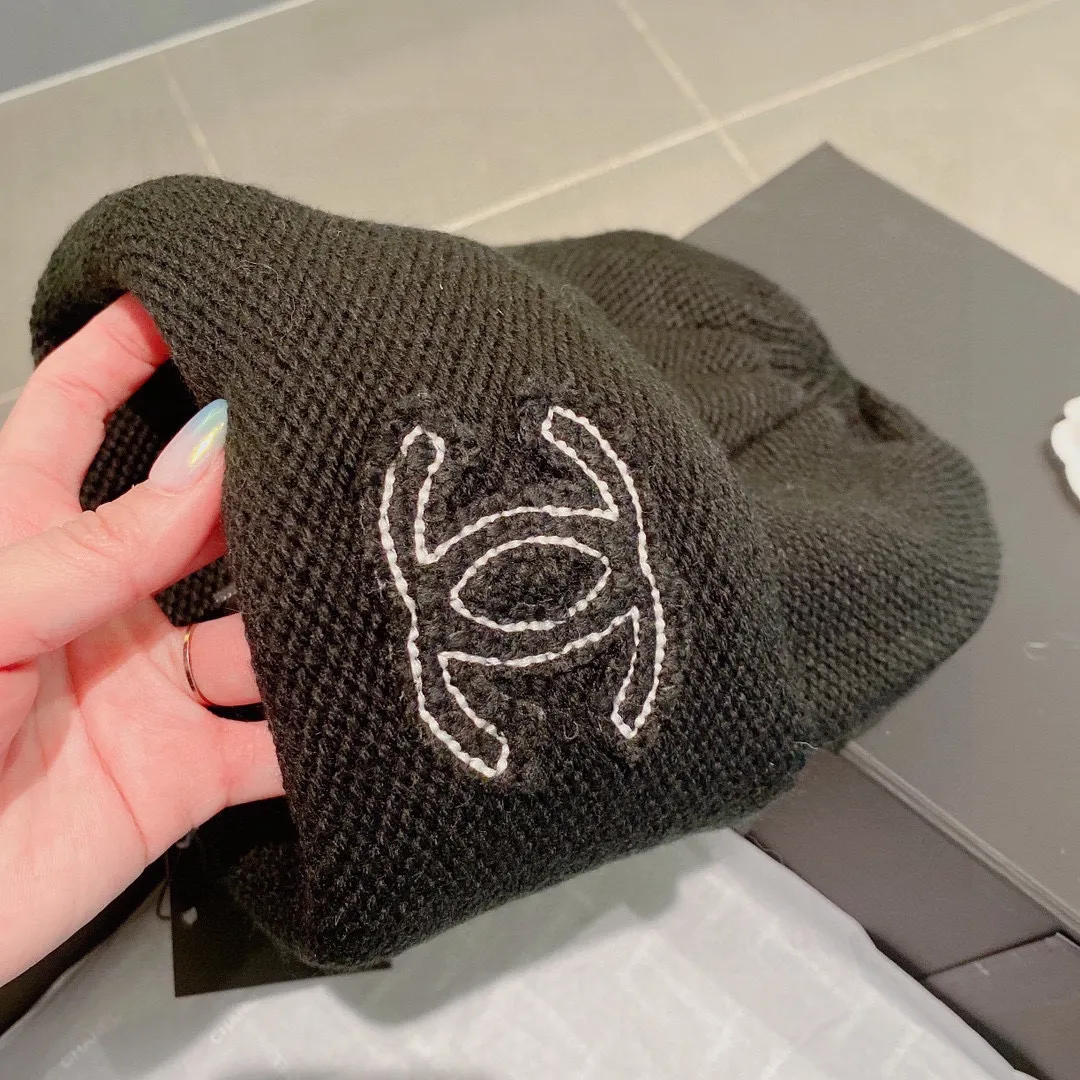 Running amount 70¥ Chanel Chanel 2022 new autumn and winter wool cold hat, knitted woolen hat, official new style, unisex, black and white