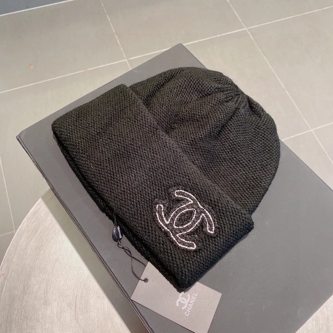 Running amount 70¥ Chanel Chanel 2022 new autumn and winter wool cold hat, knitted woolen hat, official new style, unisex, black and white