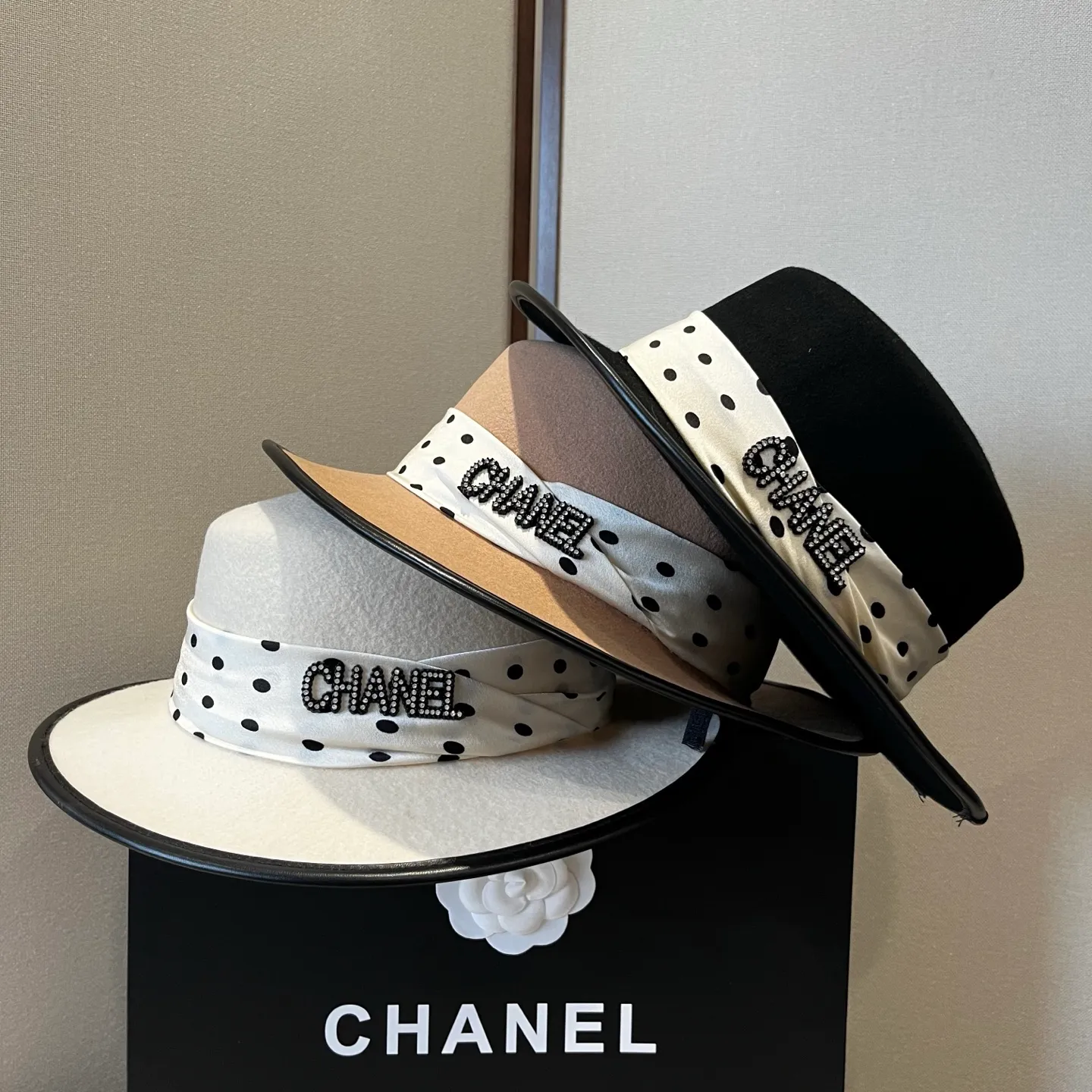 💰190¥ Chanel new wool top hat, flat top hat, 100% wool fabric 🦙%, head circumference 57cm