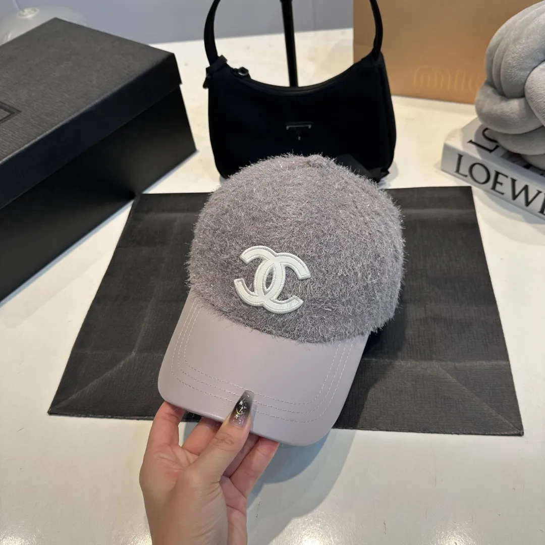 P60 Chanel's new autumn and winter classic casual and trendy style simple baseball cap🧢Japanese and Korean style, looks great with any combination! A must-have when traveling