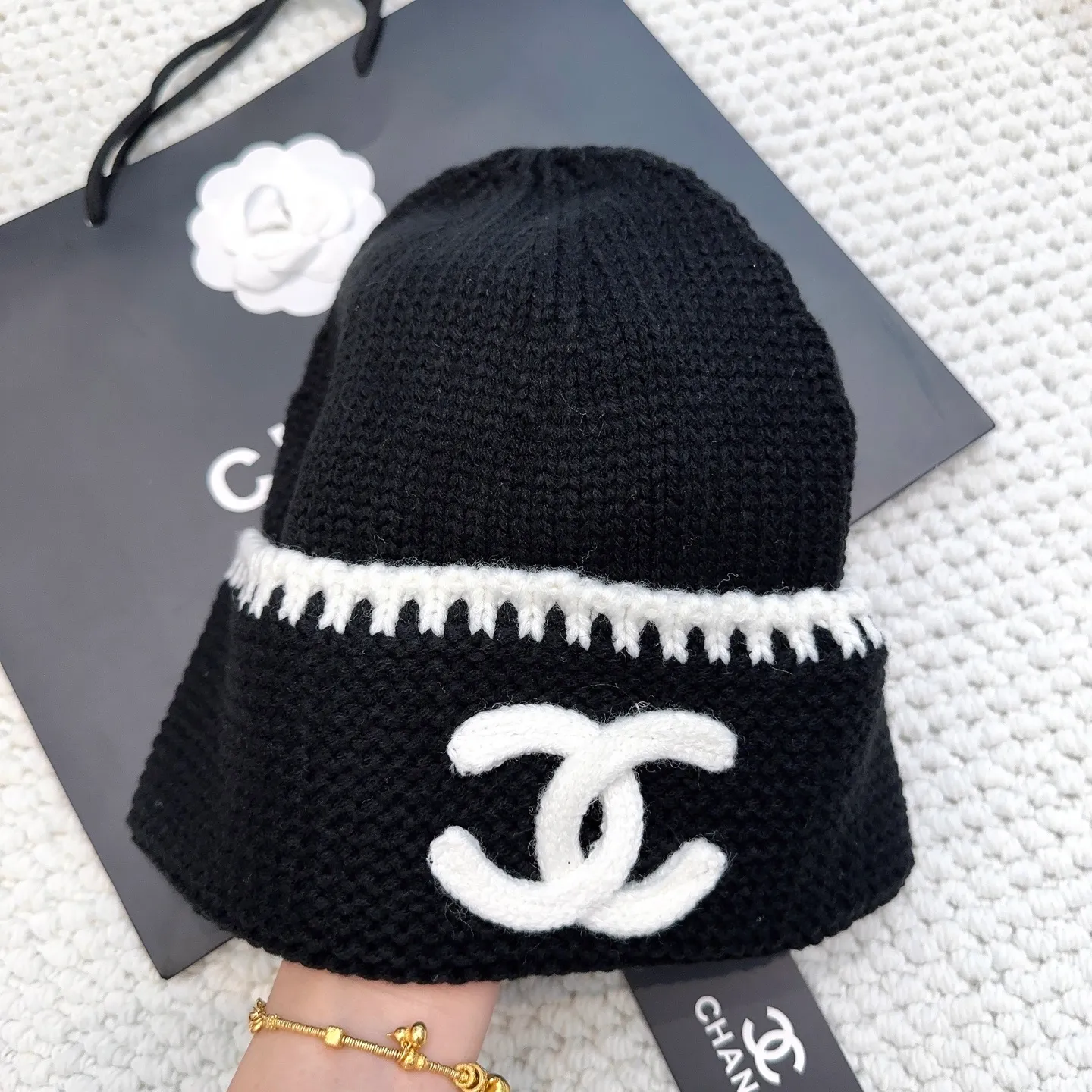 P70 Chanel official website quality Chanel autumn and winter woolen hat recommended by Internet celebrity fashion bloggers, Xiaohongshu's popular style, super soft and comfortable knitted hat with excellent elasticity!