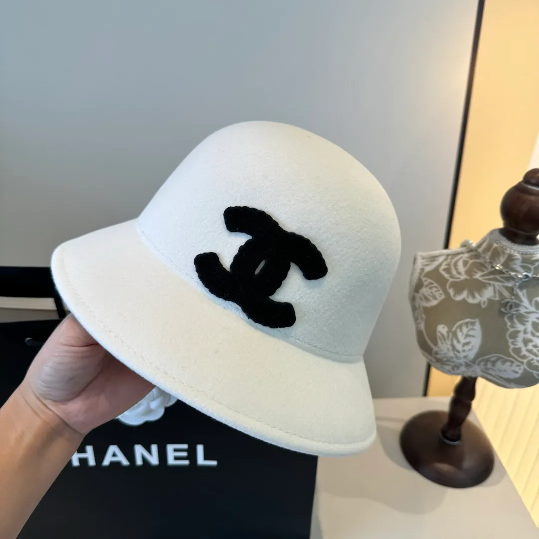 💰190¥ White Chanel basin hat, 100% wool fabric 🦙%, head circumference 57cm