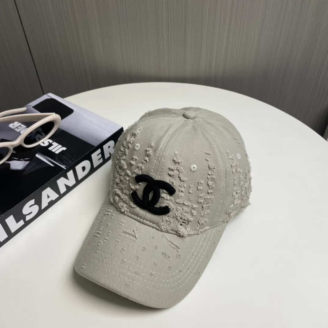 P66 CHANEL 25 new baseball cap, classic and simple logo, fashionable and casual design, popular new product