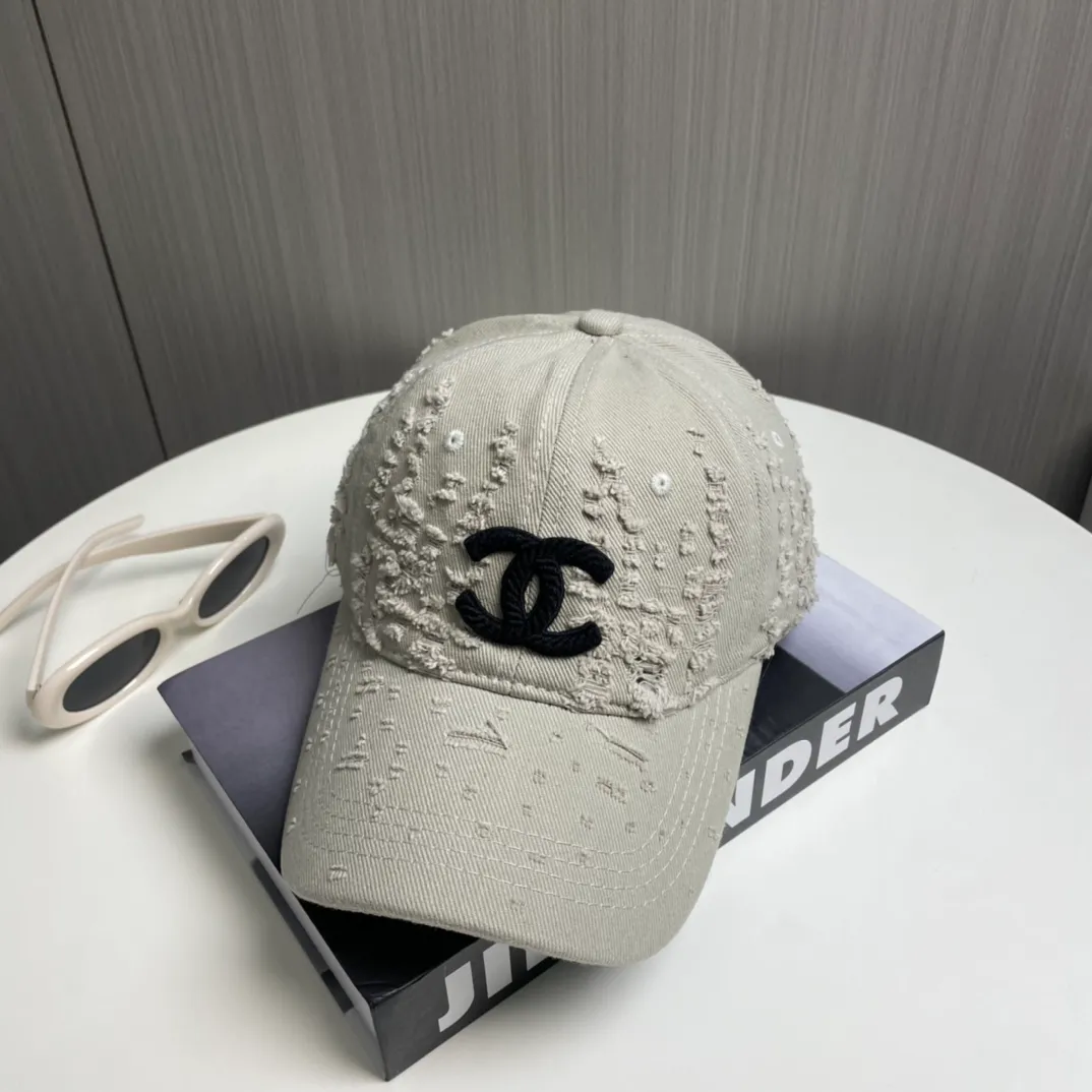 P66 CHANEL 25 new baseball cap, classic and simple logo, fashionable and casual design, popular new product