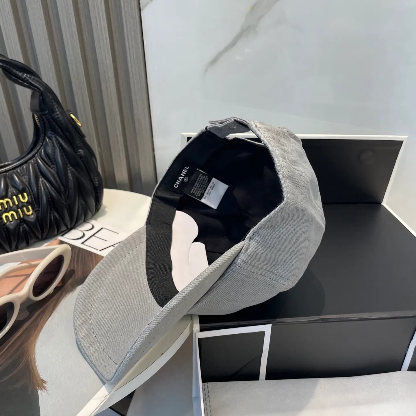 P60 Chanel (Chanel) counter new original washed denim baseball cap, 1:1 mold customization, three-dimensional logo is exquisite! Original quality, exclusive physical shooting.