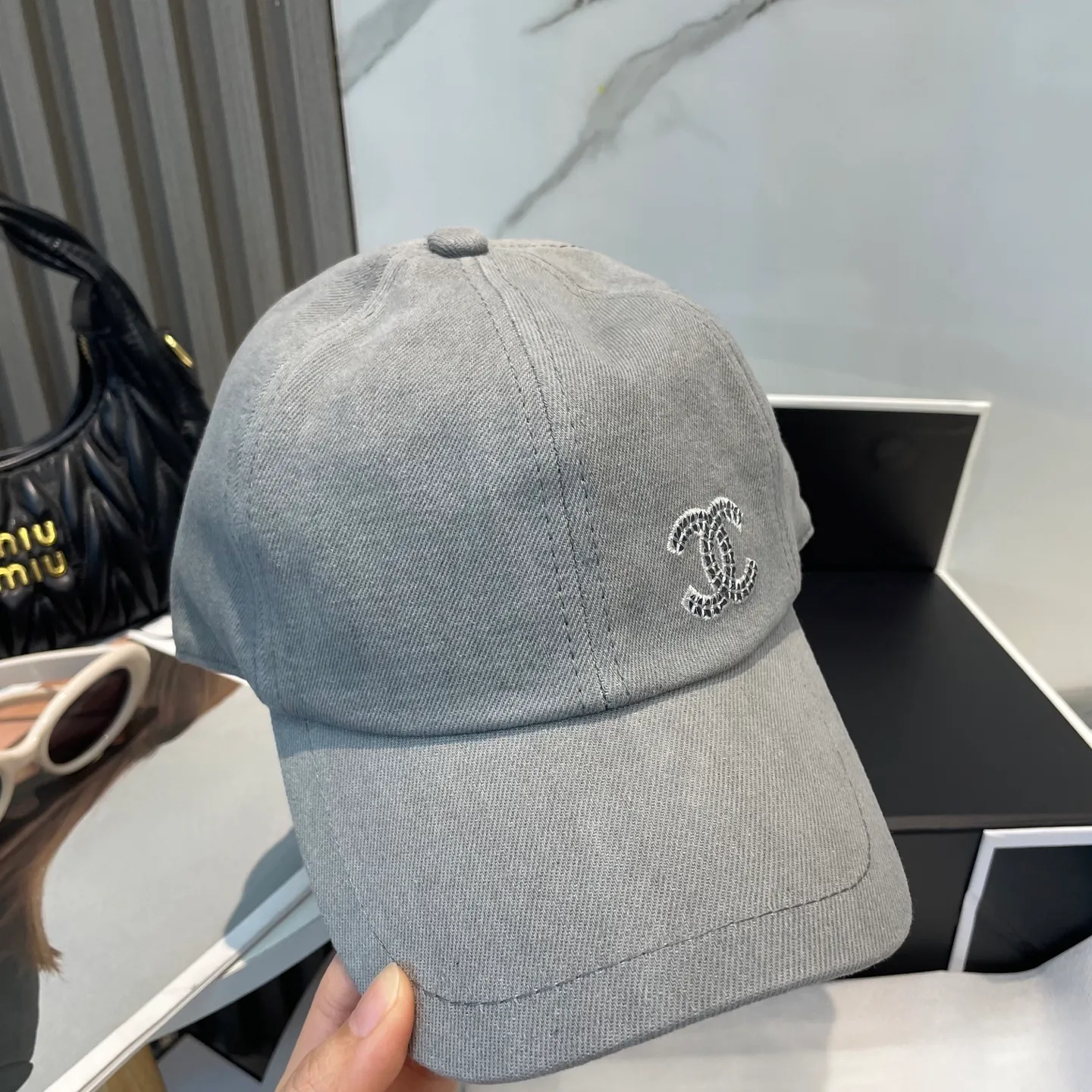 P60 Chanel (Chanel) counter new original washed denim baseball cap, 1:1 mold customization, three-dimensional logo is exquisite! Original quality, exclusive physical shooting.