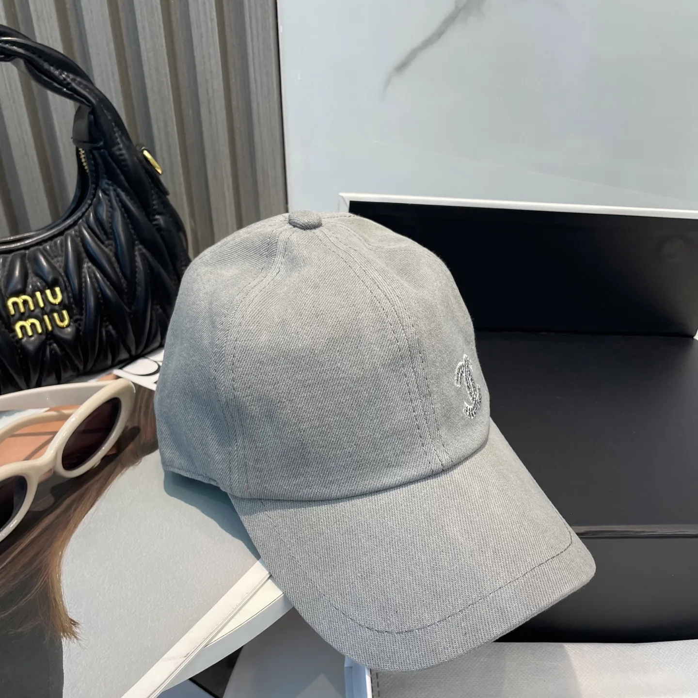 P60 Chanel (Chanel) counter new original washed denim baseball cap, 1:1 mold customization, three-dimensional logo is exquisite! Original quality, exclusive physical shooting.