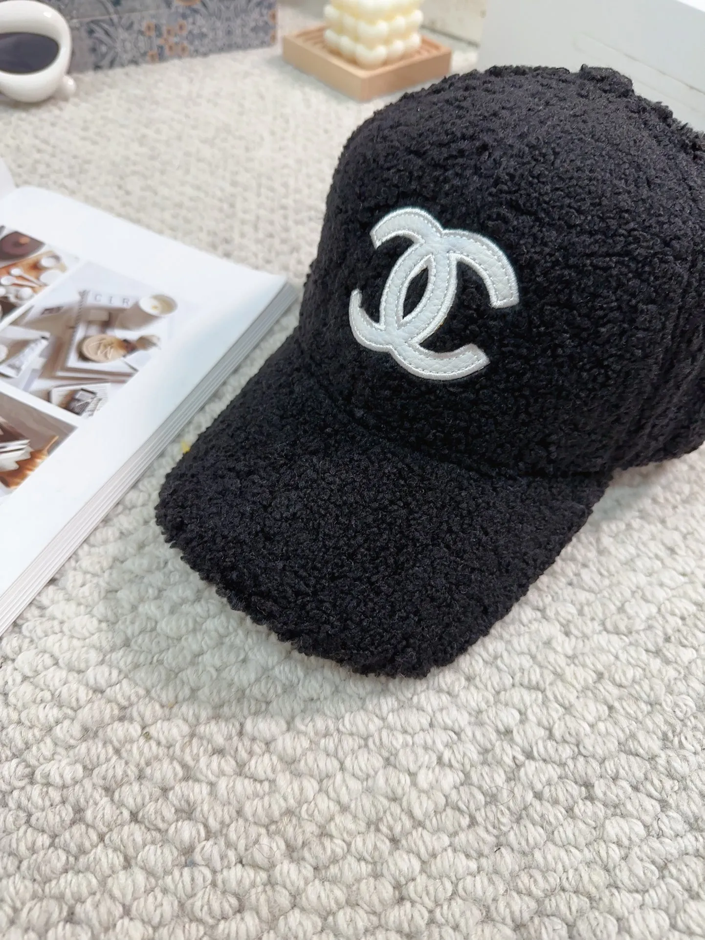 🉐60 Chanel 2023 new autumn and winter baseball cap, lamb fur hat, available in 3 colors, head circumference 57cm