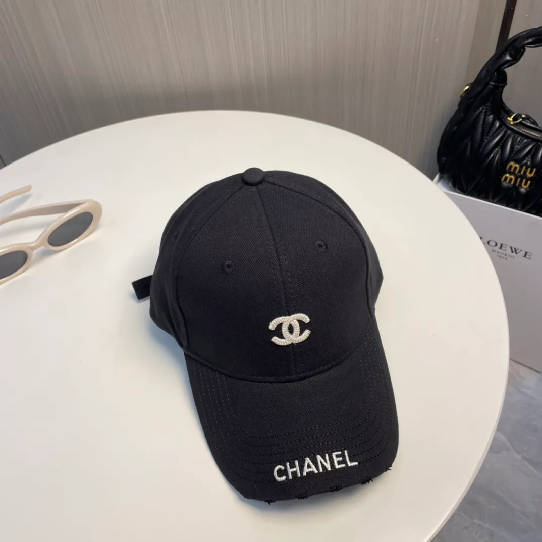 P50 CHANEL [Chanel] New simple embroidered logo baseball cap, new model shipped, big brand style is super easy to match, hurry up and get it!
