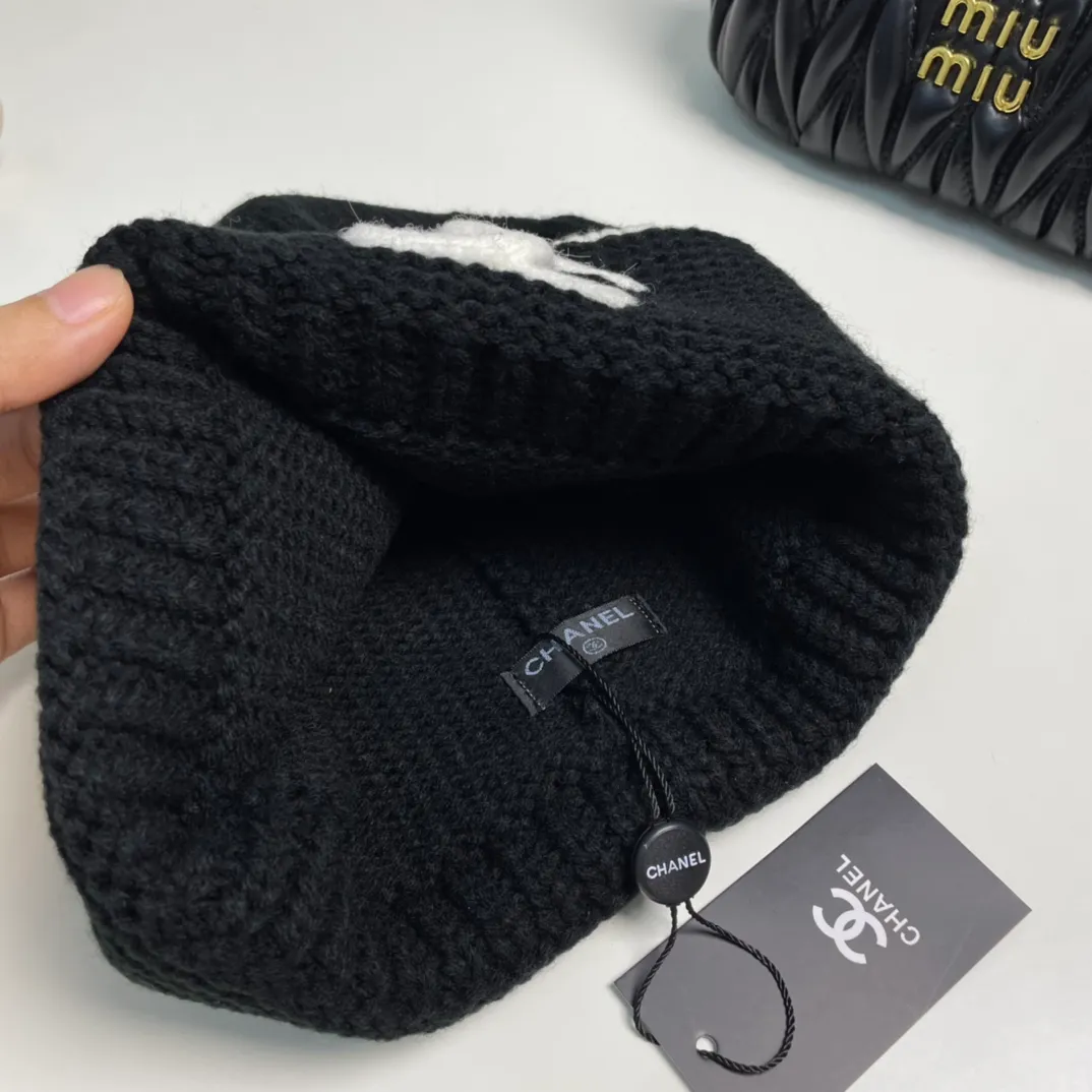 P76 Chanel official website quality Chanel autumn and winter woolen hat recommended by Internet celebrity fashion bloggers, Xiaohongshu's popular style, super soft and comfortable knitted hat with excellent elasticity!