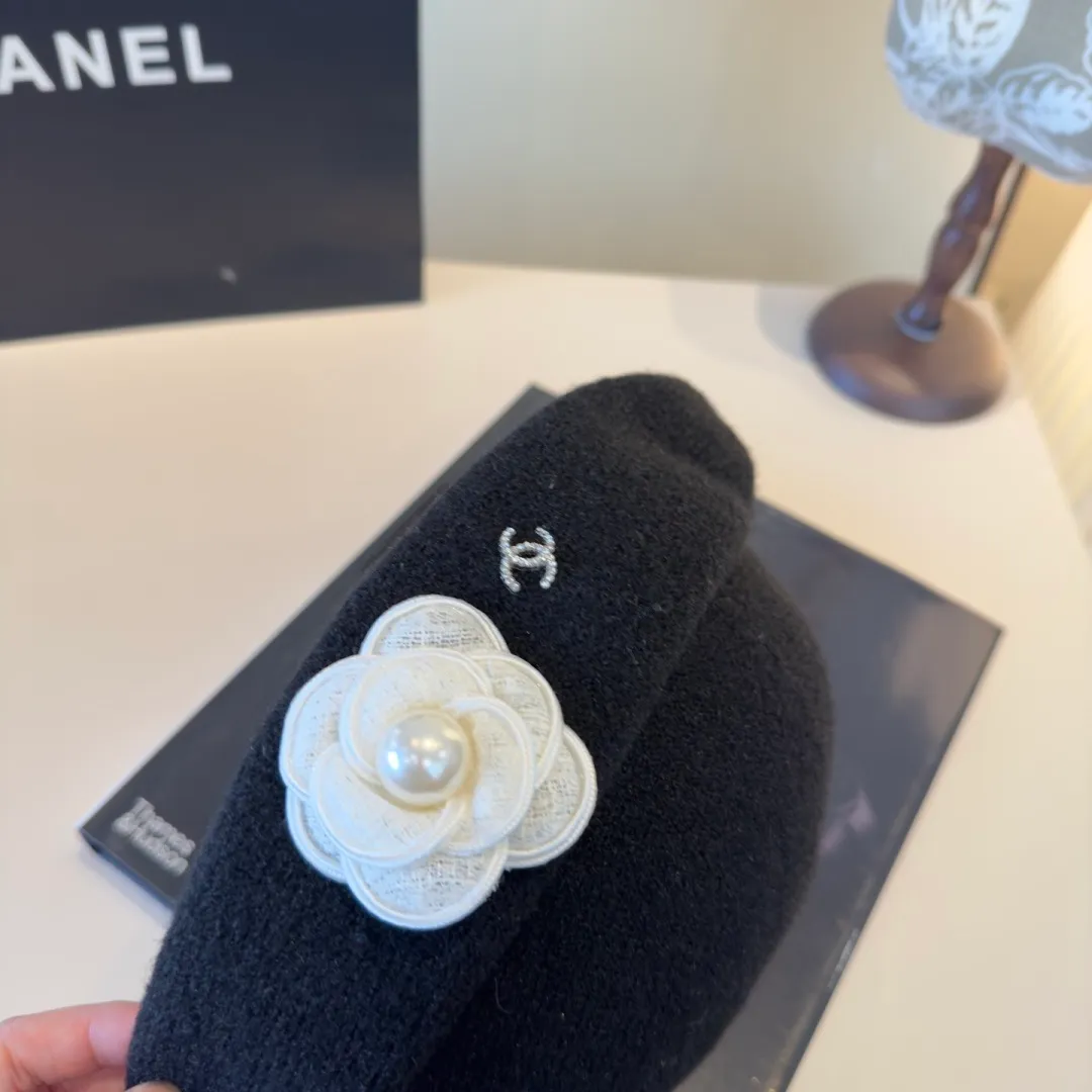 💰120¥ Chanel's new wool curled basin hat, irregular cut design, head circumference 57cm