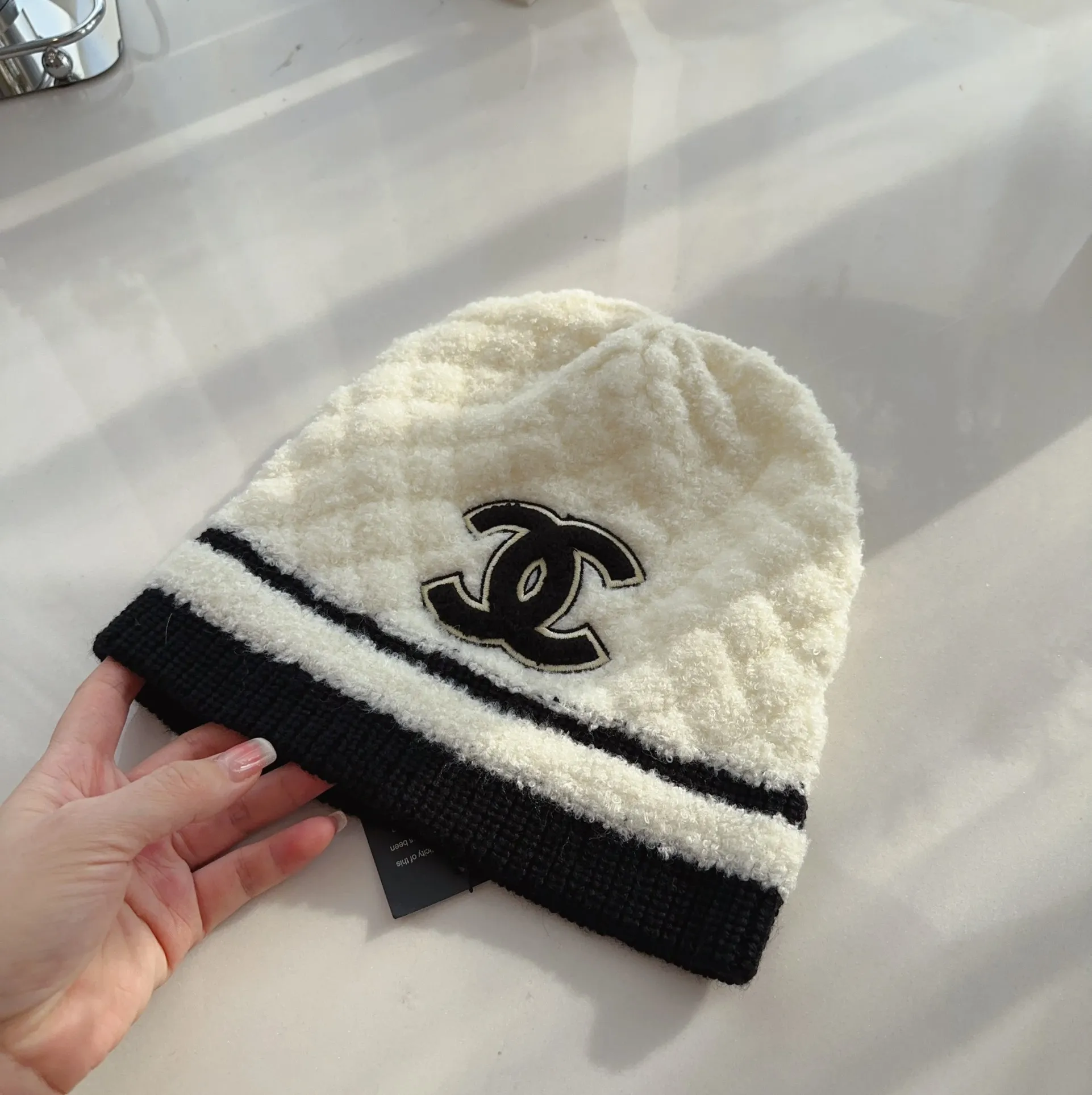 Chanel Chanel 23 Autumn and Winter Knitted Hat Wool Pile Hat Fashion Trendy People, Stars’ Same Style Knitted Hat, Hot Style