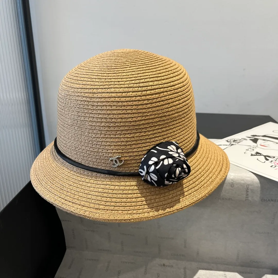 💰140¥ Chanel new top hat, original small basin hat, straw hat, head circumference 57cm