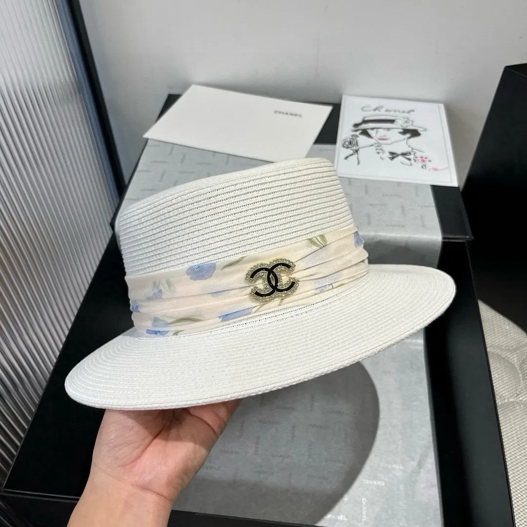 💰140¥ Chanel flat top hat, head circumference 57cm