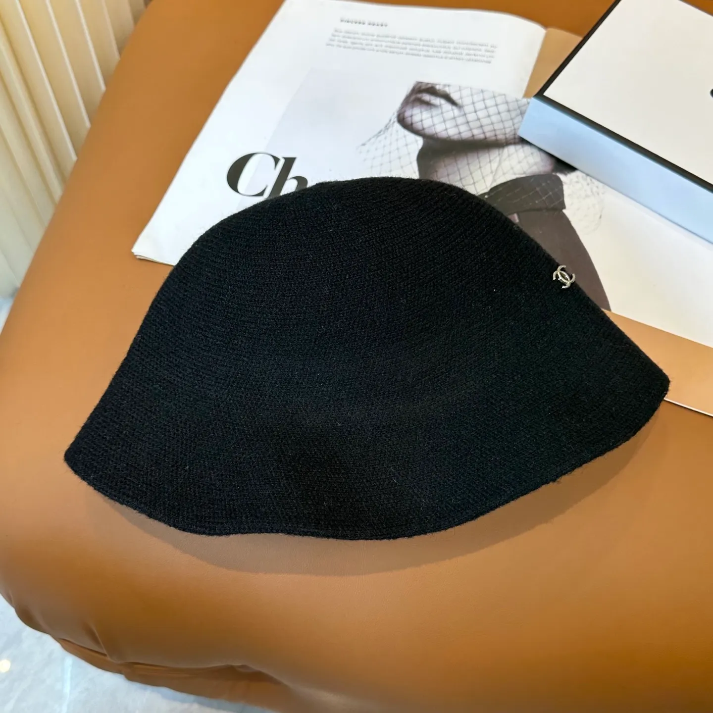 P66💛 Comes with dust bag [CHA Chanel] 2025 autumn and winter new style small fragrance cashmere bucket hat, 🔆Versatile everyday style ~ a must-have for going out on the street