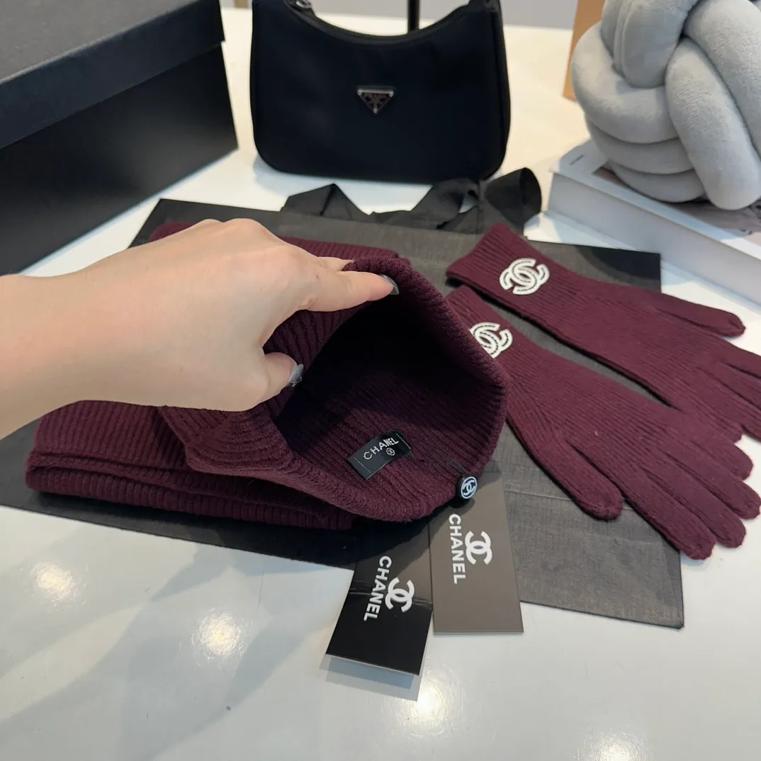 P170 Chanel Beanie Hat Set Hat Scarf Hat + Scarf + Gloves