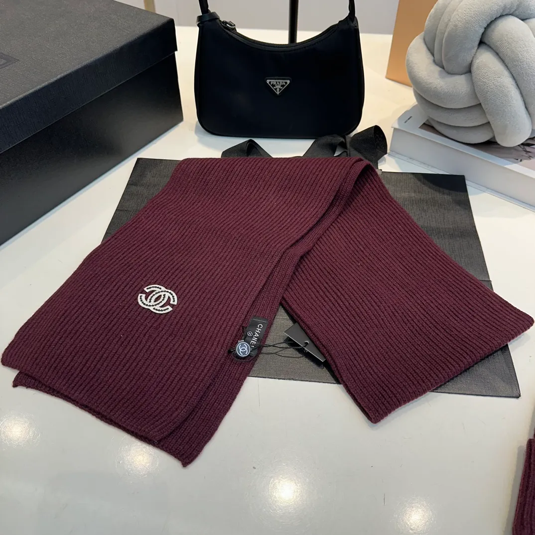 P170 Chanel Beanie Hat Set Hat Scarf Hat + Scarf + Gloves