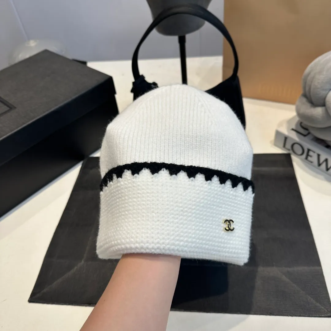 P50 Cha.nel official website quality Chanel autumn and winter woolen hat recommended by Internet celebrity fashion bloggers, Xiaohongshu's popular style, super soft and comfortable knitted hat with excellent elasticity!