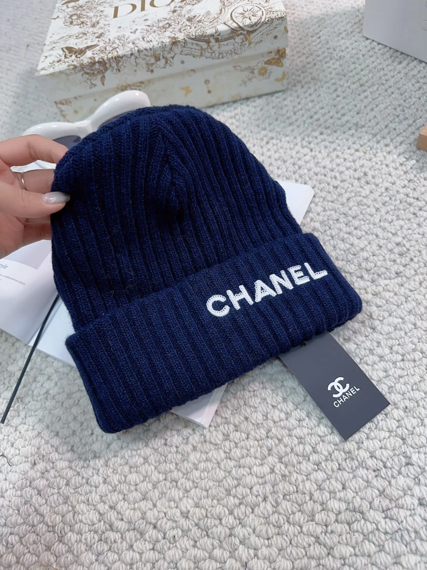 🉐70 Chanel🧶Encrypted stitch style, super good feel👍 23 years new knitted double C winter hat, warm and windproof cashmere woolen hat for women, casual and trendy couple cold hat