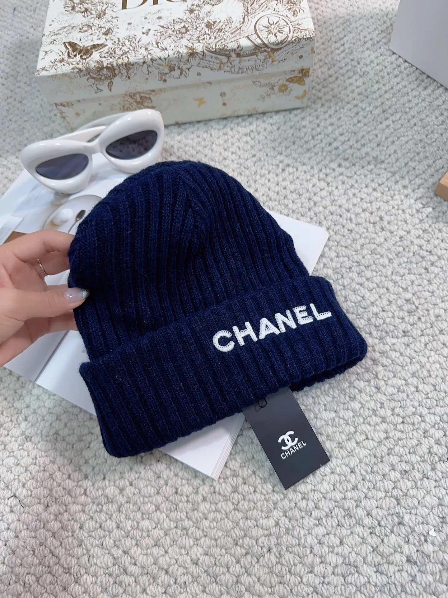 🉐70 Chanel🧶Encrypted stitch style, super good feel👍 23 years new knitted double C winter hat, warm and windproof cashmere woolen hat for women, casual and trendy couple cold hat