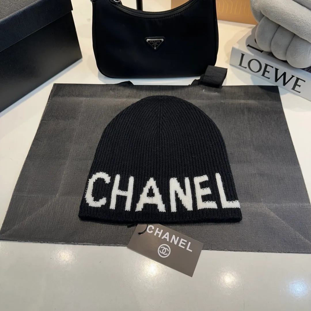 P70 2025 Official Chanel Chanel Autumn and Winter Beanie Recommended by Internet Celebrity Fashion Bloggers, Xiaohongshu Popular Style, Knitted Beanie with Super Soft and Comfortable Feel, Excellent Elasticity!