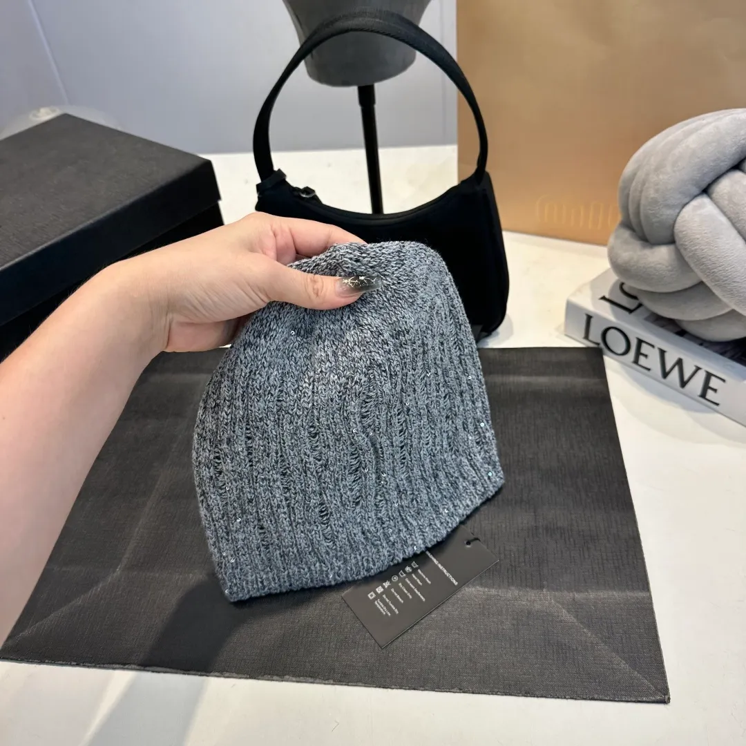 P56 Chanel Chanel knitted beanie