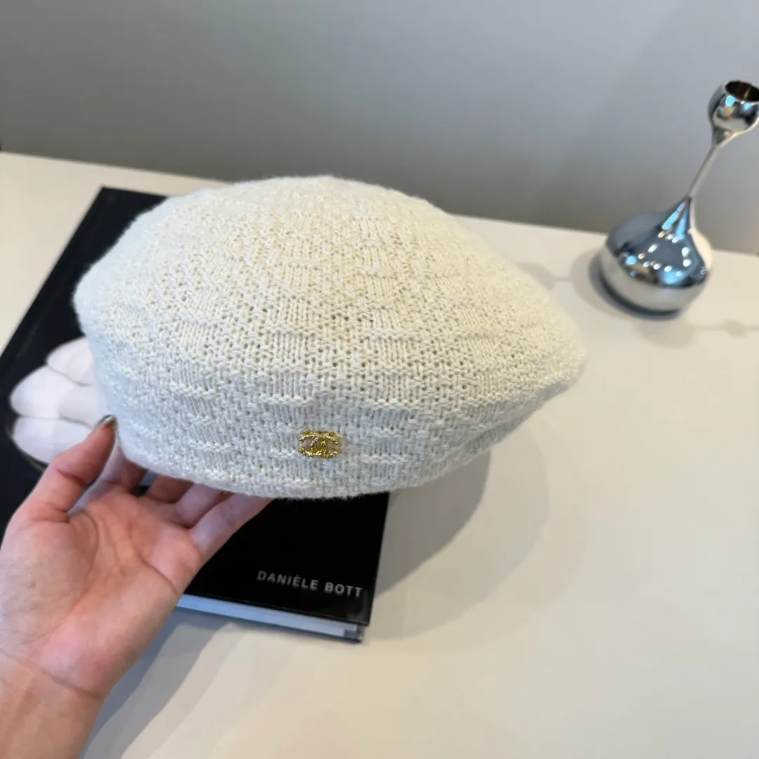 💰100¥ Chanel wool beret, small fragrant style beret, head circumference 57cm