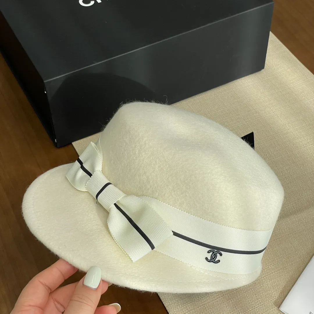 CHANEL Chanel 24 autumn and winter new style webbing brim wool navy hat hat small top hat knight hat 🎩High-end products with high style! 100% Australian wool, very good texture, high-end bow 🎀 decorative ribbon! Big-name socialite style! Collectible beauty!