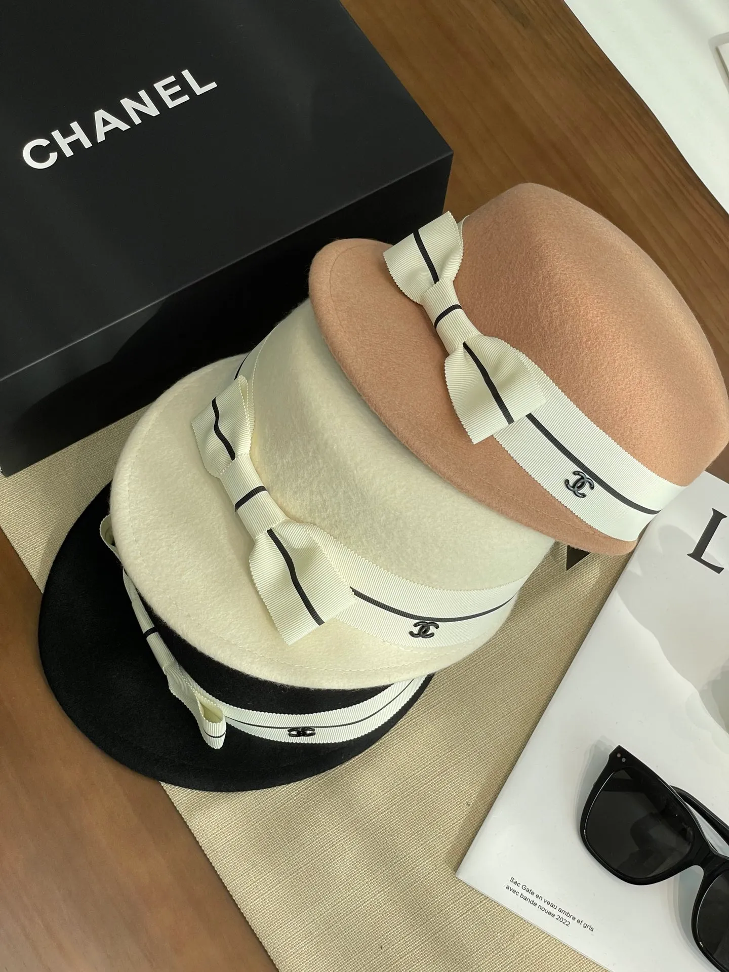 CHANEL Chanel 24 autumn and winter new style webbing brim wool navy hat hat small top hat knight hat 🎩High-end products with high style! 100% Australian wool, very good texture, high-end bow 🎀 decorative ribbon! Big-name socialite style! Collectible beauty!