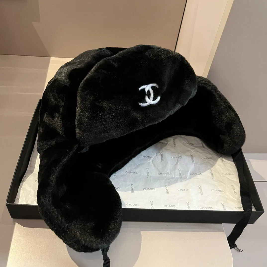 P70 high version thickened rabbit fur Chanel new autumn and winter ear protection hat, rabbit fur cold hat, official model