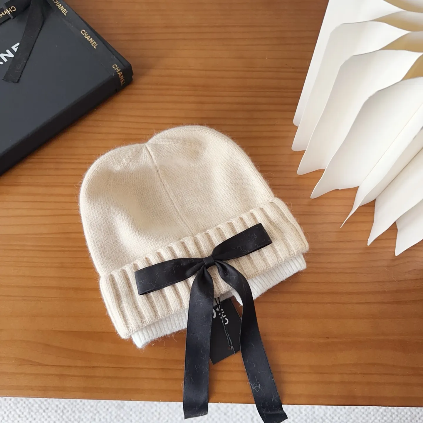 💰80 Chanel official website releases CHANEL small and popular knitted hat! Xiaohongshu’s new product is released, it’s so 🉑️, high-elastic fabric, classic colors, same style for men and women.