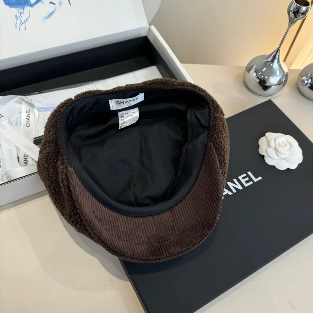 💰90¥ Chanel wool duck bill forward cap, unisex,