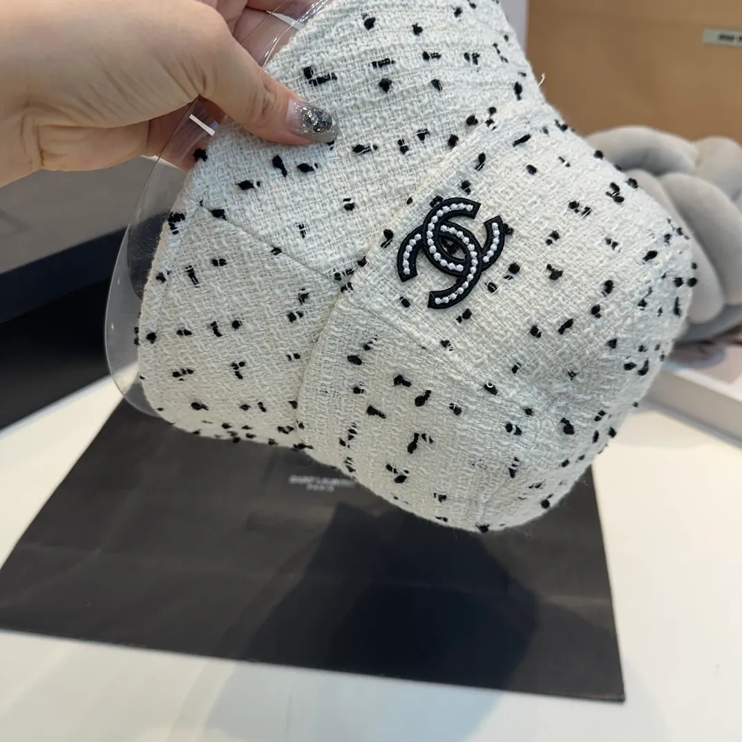P60 Chanel Chanel hat women's Internet celebrity style retro British plaid fisherman hat women's autumn and winter Korean version concave basin hat