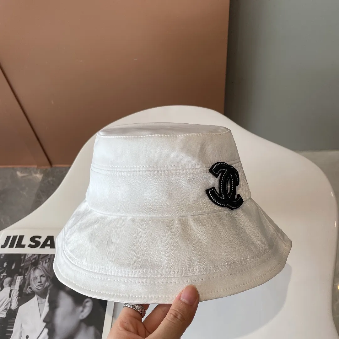 P60 comes with dust bag CHANEL Chanel Little Red Book best-selling model! Autumn and winter original baseball cap, fisherman hat, 2022 counter best-selling model, pure cotton lining, light and breathable. Perfect version, accurate alignment, original quality, exclusive physical shooting