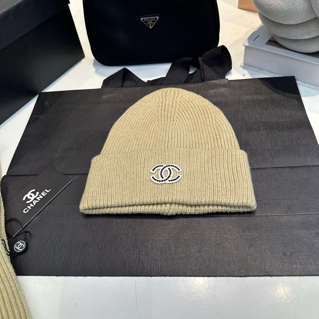 P170 Chanel Beanie Hat Set Hat Scarf Hat + Scarf + Gloves