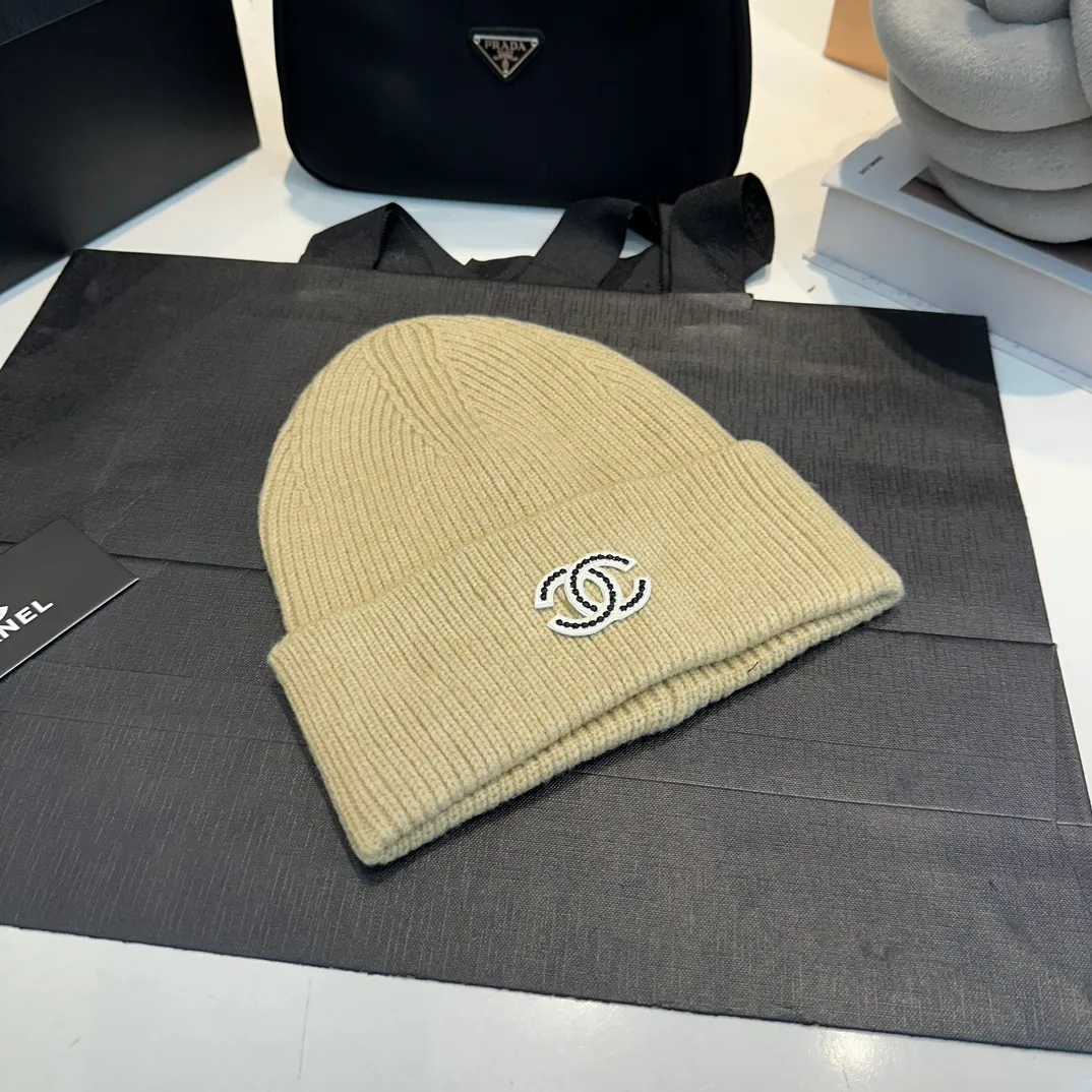 P170 Chanel Beanie Hat Set Hat Scarf Hat + Scarf + Gloves
