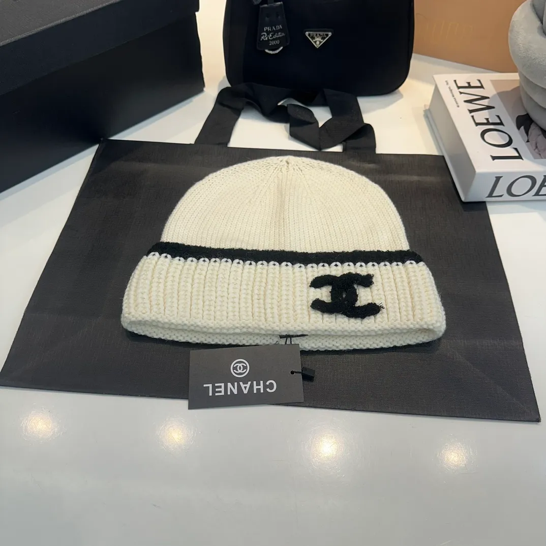 P70 official website quality Chanel 23K autumn and winter wool hat recommended by Internet celebrity fashion bloggers, a popular style in Xiaohongshu, a knitted hat with a super soft and comfortable feel, and excellent elasticity