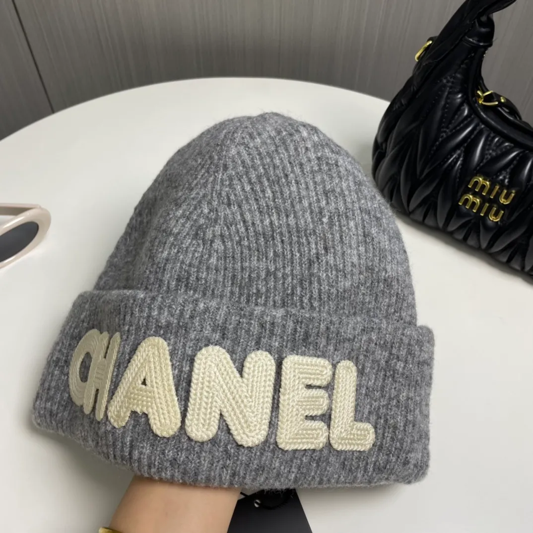 P66 comes with dust bag 🌺 [CHANEL] New wool knitted hat, Xiaohongshu, recommended by major Internet celebrities! Thicker and warmer, fashionable and popular🌸First-class texture, the best brand for keeping warm in autumn and winter, order now, limited quantity available