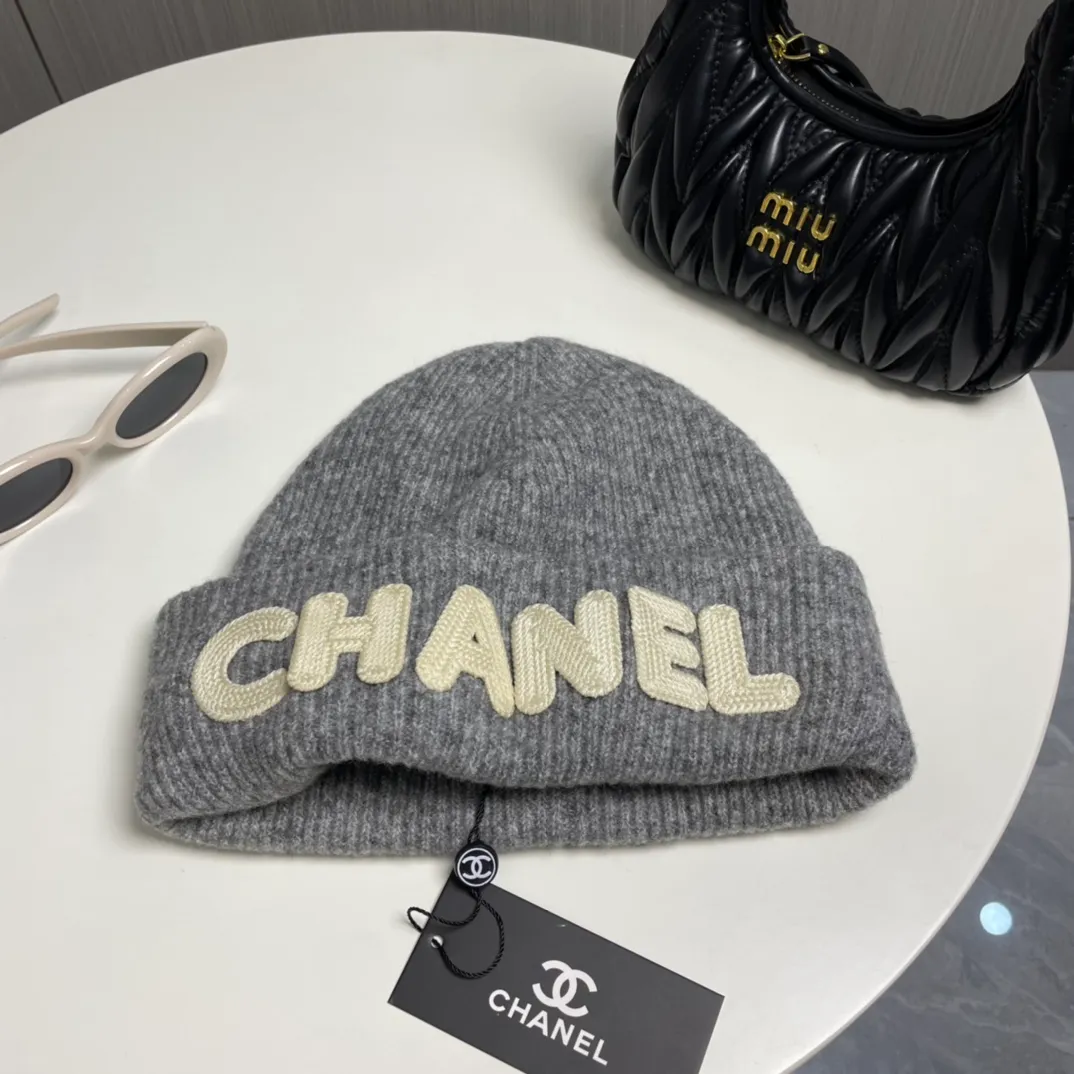 P66 comes with dust bag 🌺 [CHANEL] New wool knitted hat, Xiaohongshu, recommended by major Internet celebrities! Thicker and warmer, fashionable and popular🌸First-class texture, the best brand for keeping warm in autumn and winter, order now, limited quantity available