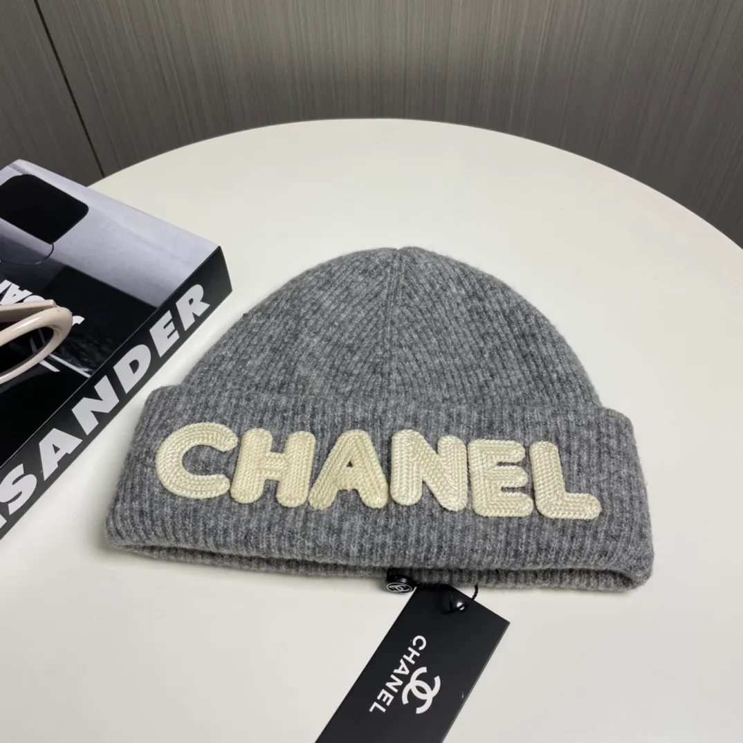 P66 comes with dust bag 🌺 [CHANEL] New wool knitted hat, Xiaohongshu, recommended by major Internet celebrities! Thicker and warmer, fashionable and popular🌸First-class texture, the best brand for keeping warm in autumn and winter, order now, limited quantity available