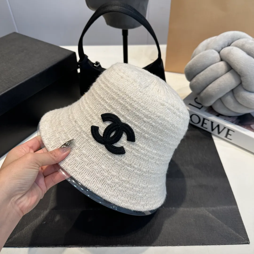 P60 CHANEL Chanel 2025 new style fisherman hat with small fragrance, 🔆Versatile everyday style ~ a must-have for going out on the street