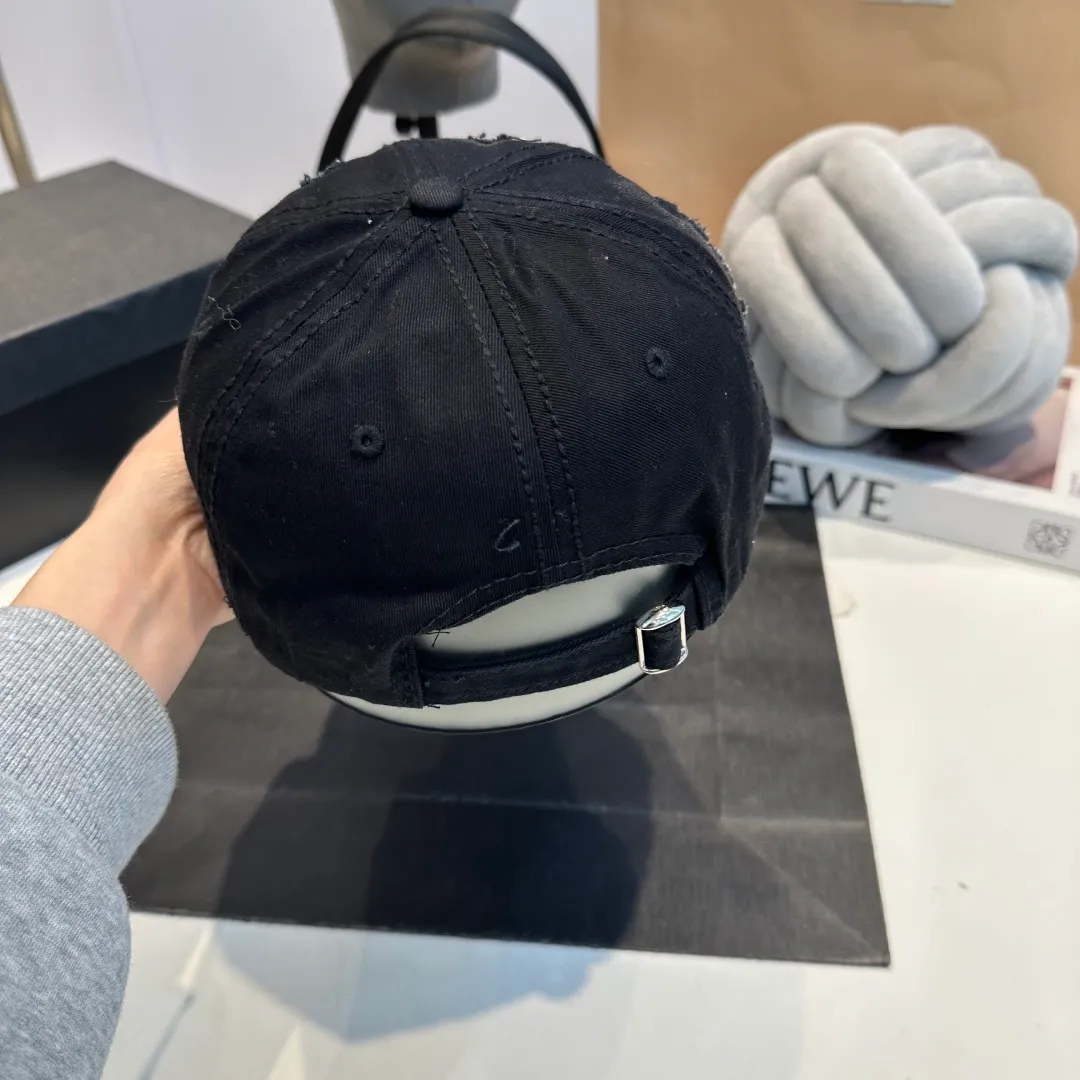 P60 CHANEL 2024 new ripped baseball cap, logo Xiaoxiang is classic and simple, fashionable and casual design, popular new product