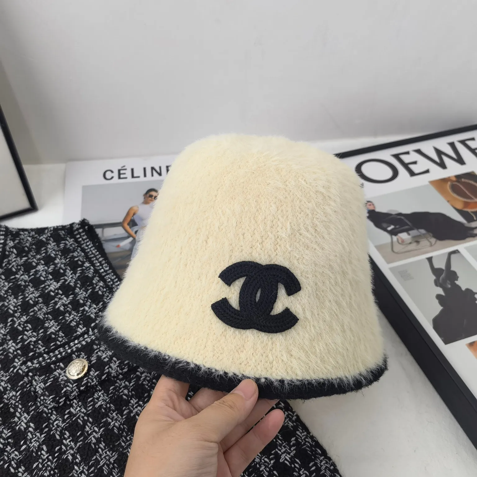 Special 🉐60💛 Comes with dust bag [CHANEL Chanel] 2022 autumn and winter new plush color-blocked bucket hat, small fragrance and big brand are out on the street, a must-have in autumn and winter