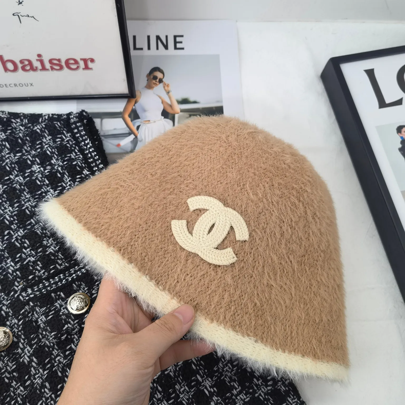 Special 🉐60💛 Comes with dust bag [CHANEL Chanel] 2022 autumn and winter new plush color-blocked bucket hat, small fragrance and big brand are out on the street, a must-have in autumn and winter